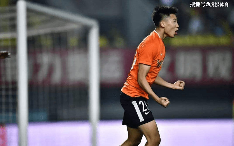 中甲射手榜89人上榜!3名前国脚领衔 六大土炮打破外援垄断!|火狐电竞(图6) 
中甲射手榜89人上榜!3名前国脚领衔 六大土炮打破外援垄断!|火狐电竞(图6)